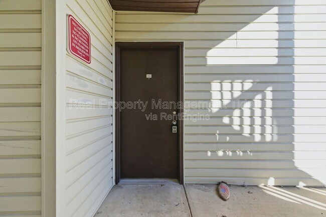 Photo - 302 Wells Ct