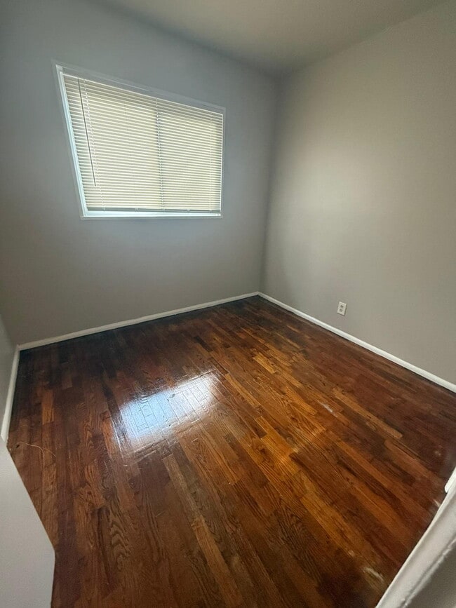 Building Photo - Cozy 3-Bed, 1-Bath Home in St. Louis – Mov...
