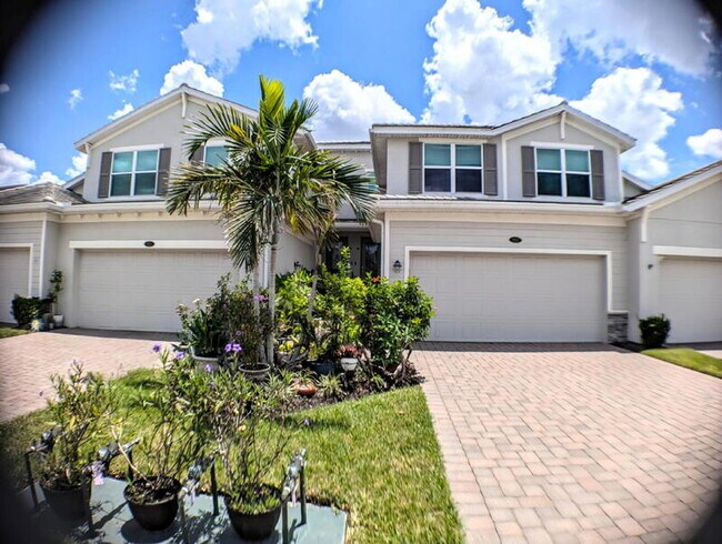 923 Tidewater Shores Loop