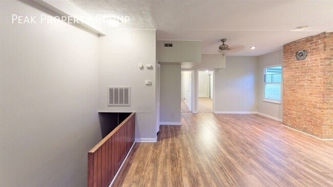 Photo - 2667 Bellevue Ave Unit 3