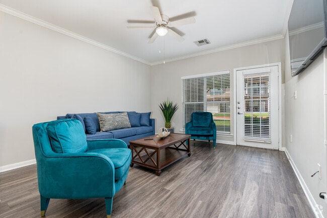 2BR, 2BA - 1102SF