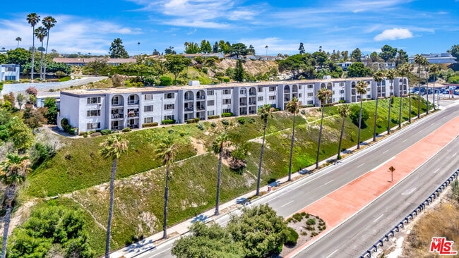 Building Photo - 3606 Vista Rey Unit 19