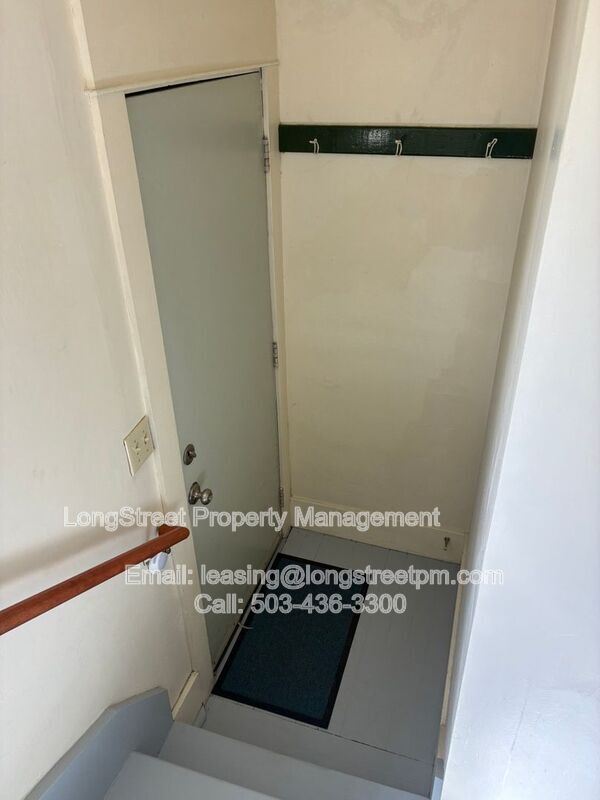 Photo - 823 SW 10th St