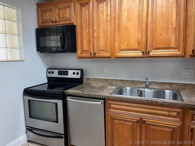 Building Photo - 201 NW 177th St Unit B-206