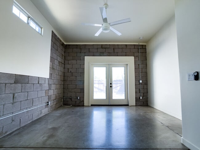 Photo - 1330 E Coronado Rd