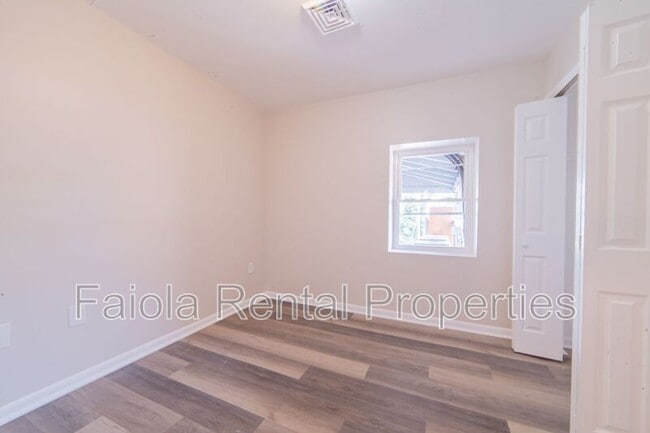 Photo - 112 N High St Unit C4