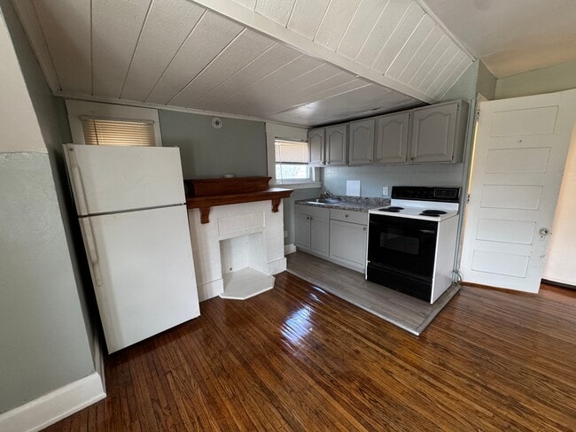 Photo - 428 W Bancroft St Unit 5