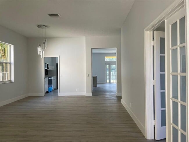 Photo - 4293 Laurel Ridge Cir