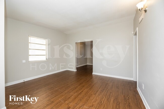 Photo - 2706 Lorna Rd