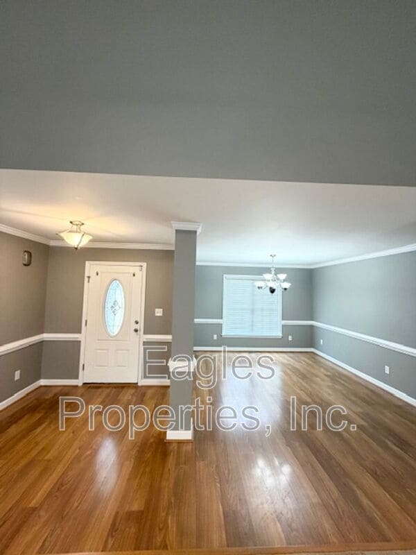 Photo - 200 Myrna Dr