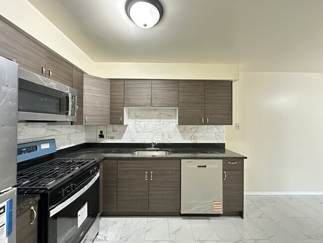 Photo - 630 Lincoln Ave Unit 401