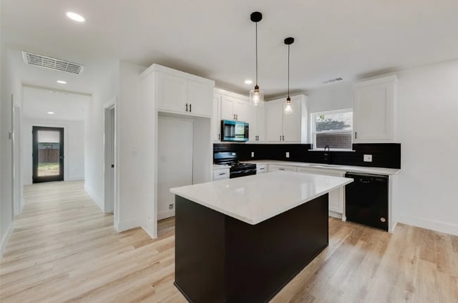 Photo - 3503 Cornelia St