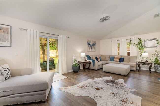 Photo - 1736 Vista Lake Cir