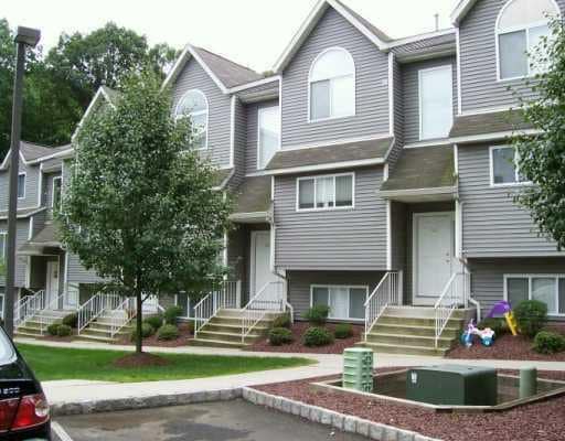 Photo - 104 Arlington Ct Townhome