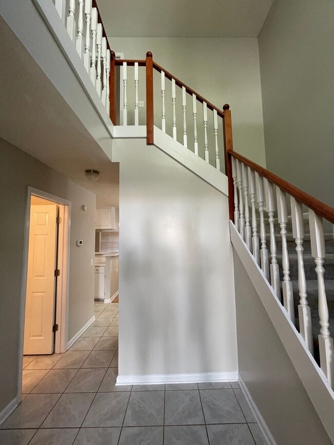 Photo - Foxhill Commons - 12 Month Minimal Lease! ...