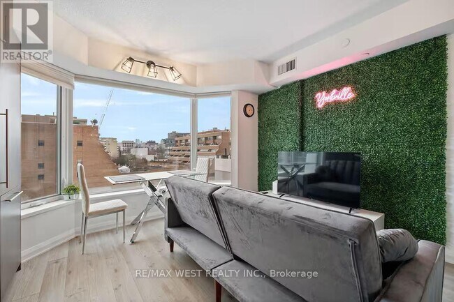 Photo - 155 Yorkville Ave Unité 501