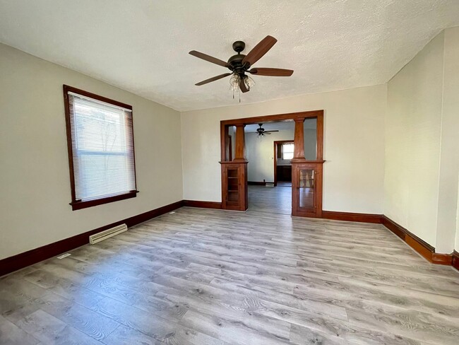 Photo - SPACIOUS 3 Bedroom Duplex Available! Unidad 610