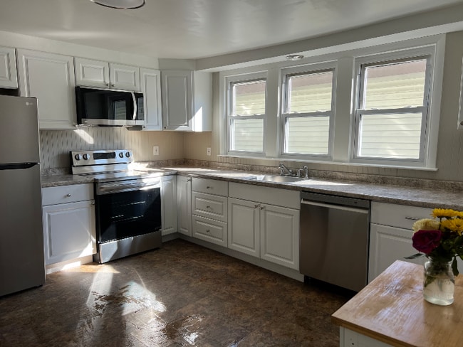 Photo - 865 B St Unidad # 1