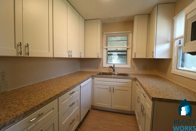 Photo - 4 Bedroom Home in North Lincoln