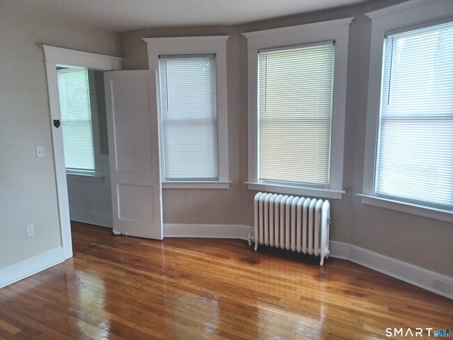 Photo - 37 Fairfield St Unit 2nd Floor