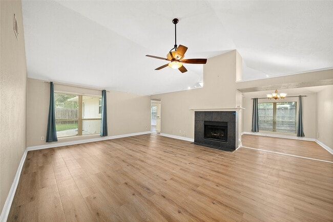 Photo - 2935 Auburn Dr