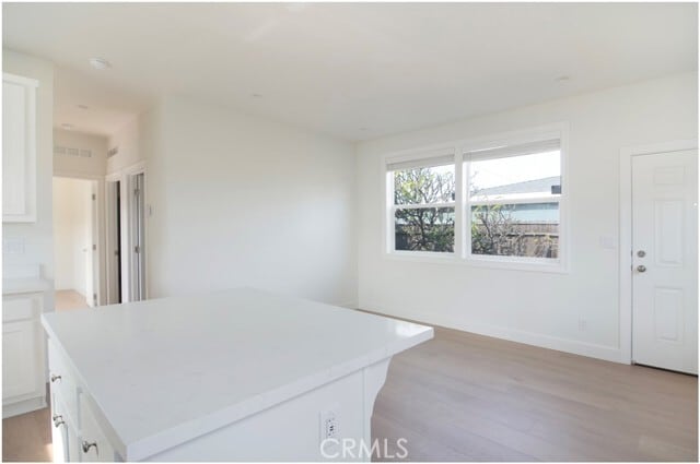 Photo - 690 N Grand St