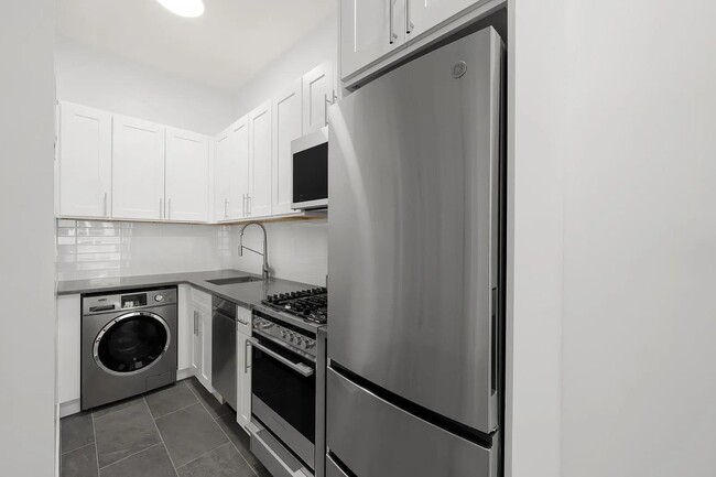 Photo - 122 W 80th St Rental