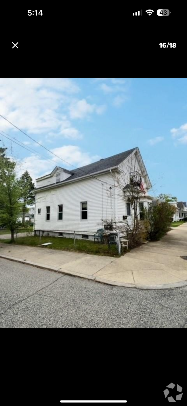 Building Photo - 189 Langdon St Unit 2 Rental