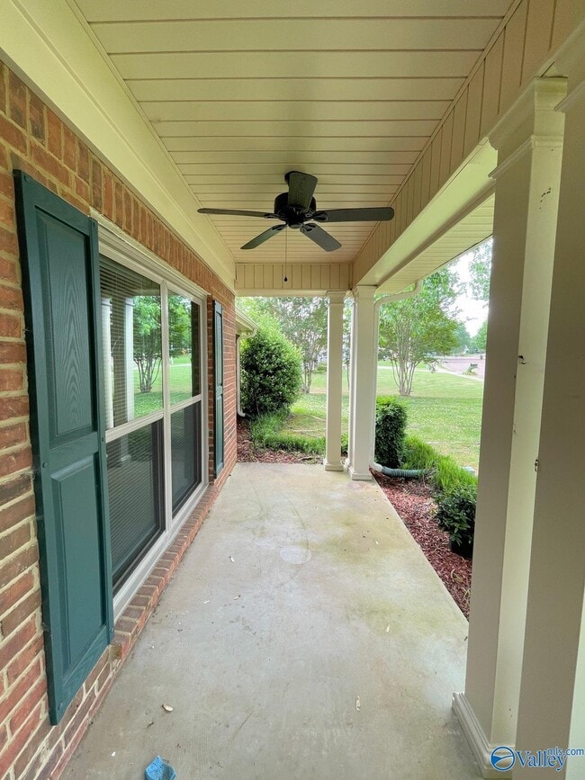 Photo - 124 Wickstone Rd