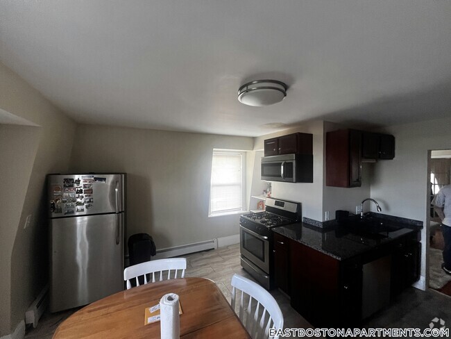 Building Photo - 171 Trenton St Rental