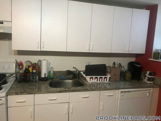 Photo - 208 Winthrop Rd Unit B2