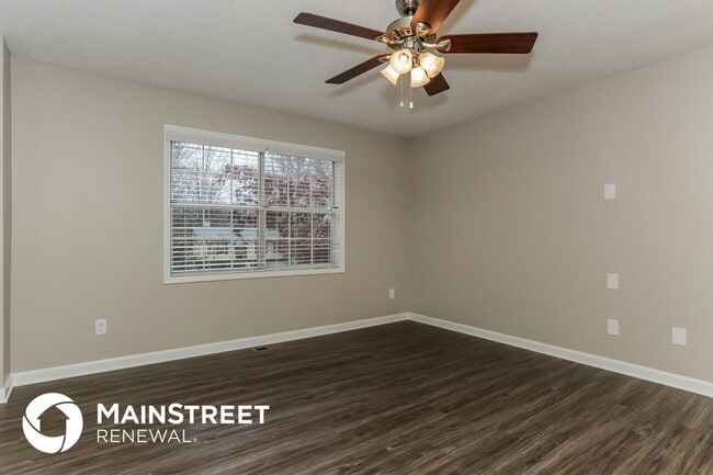 Photo - 285 Adelene Way