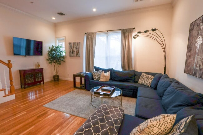 Photo - 2 Harvard Square Apartment Unit ID1238063P