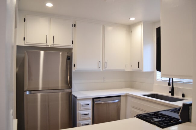 Photo - 800 Orange Grove Ave