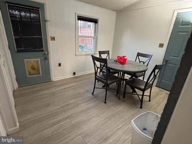 Photo - 22 E Pine St