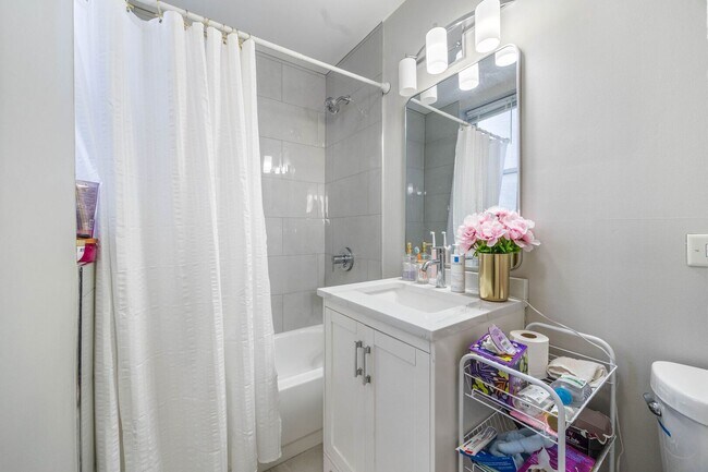 Photo - 928 S Claremont Ave