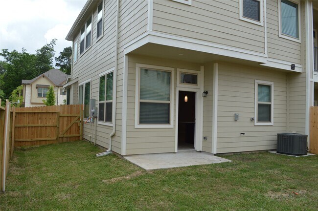 Building Photo - 28043 Rocky Heights Dr