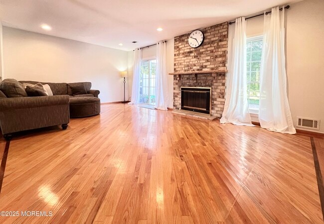Building Photo - 571 Manchester Pl Rental