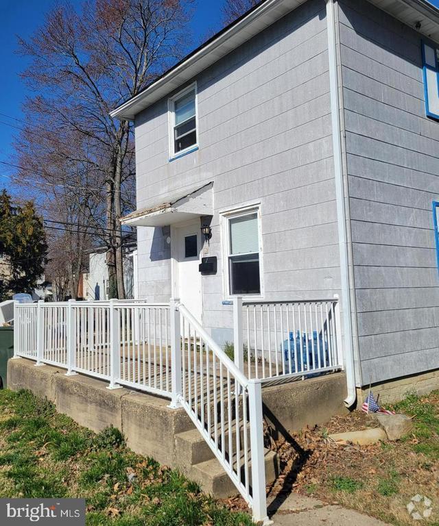 Building Photo - 10-12 Washington St Rental