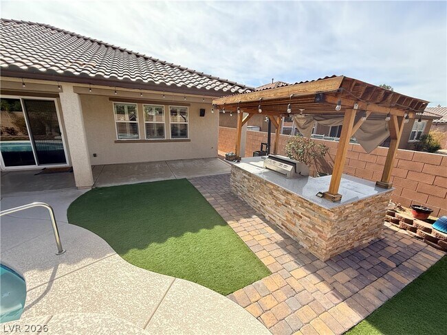 Photo - 364 Moon Aura Ave