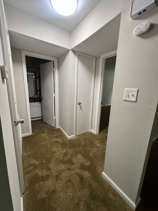 Photo - 1 Bedroom/ 1 Bathroom Condo for ONLY $950.00 * Move in Special* Unit #76