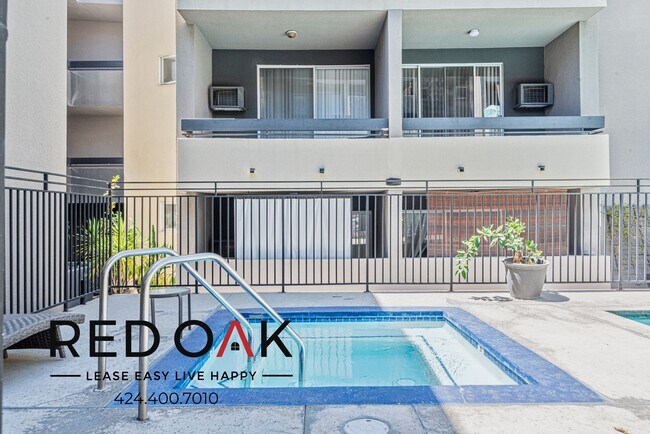 Photo - Recently Redone Junior/One Bedroom with Ai... Unit 108