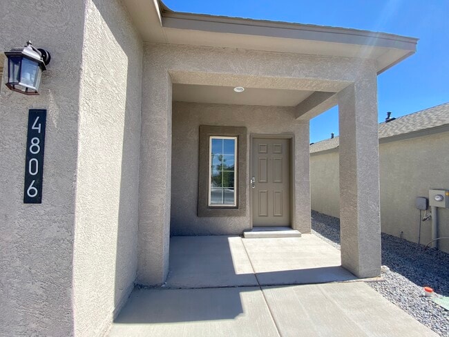 Photo - 4806 Mount Salas St NE