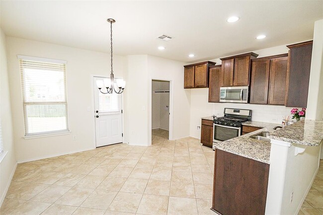 Photo - 317 Noddy Rd