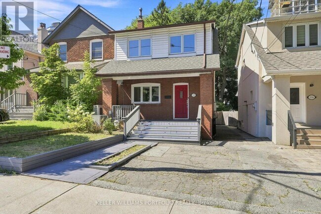 Photo - 222 Hillsdale Ave E