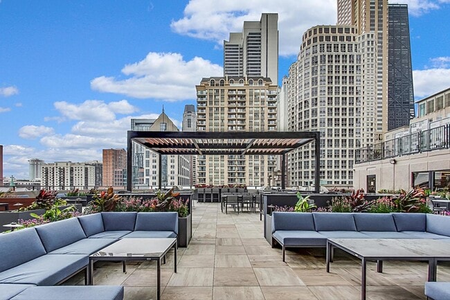 Newly renovated sun deck - 30 E Huron St Unit #2106