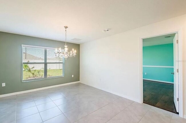 Photo - 16709 Parker River St