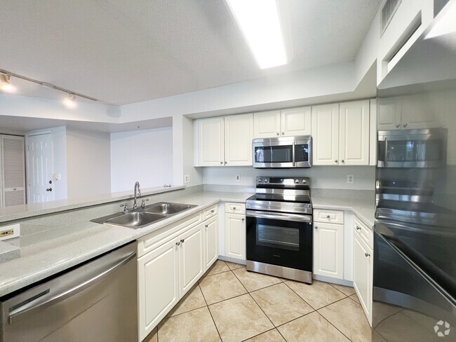 Building Photo - 1265 Wildwood Lakes Blvd Unit Apt 104