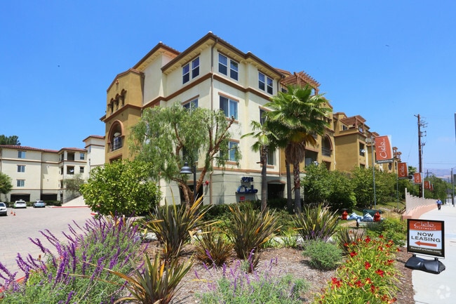 Building Photo - Sofi Topanga Canyon