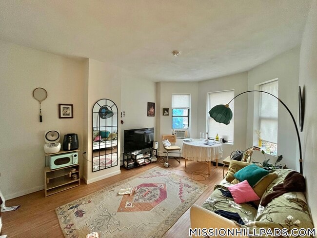 59 S Huntington Ave Unit 4